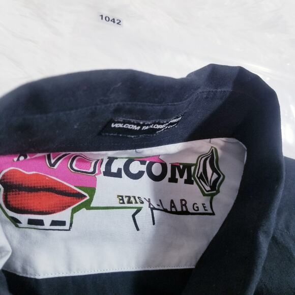 VOLCOM Stone Boardwear Casual Button Front - Picture 2 of 12